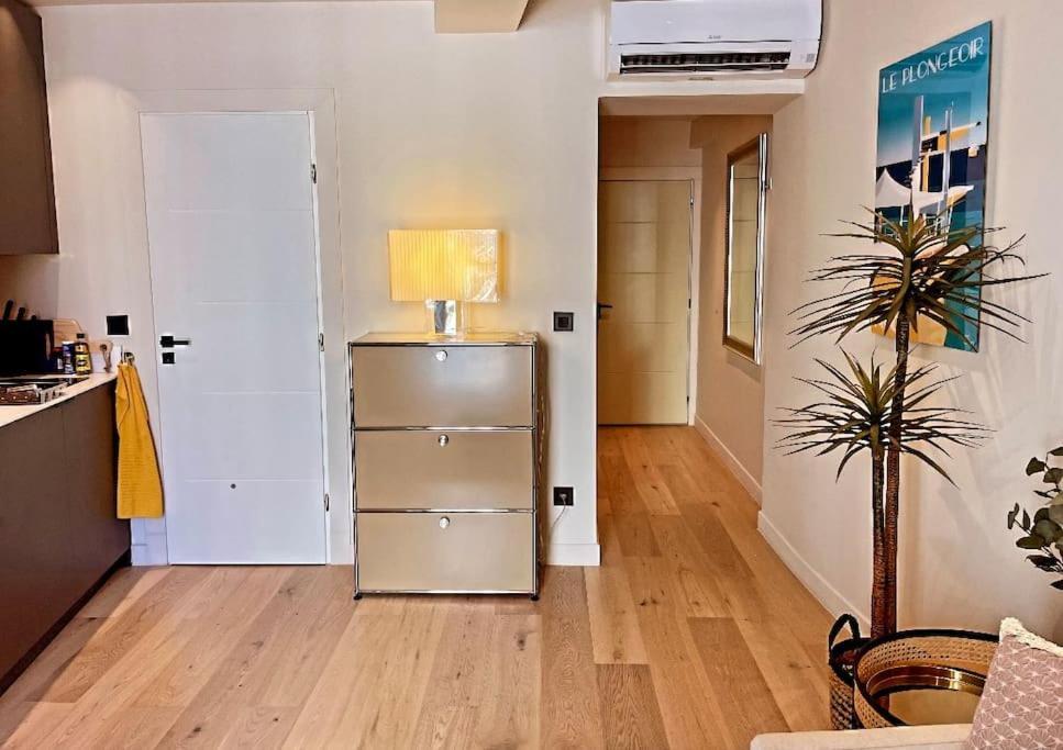 Massena Street, 2 Rooms Balcony Nice Luaran gambar