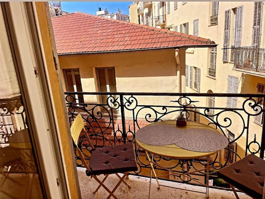 Massena Street, 2 Rooms Balcony Nice Luaran gambar